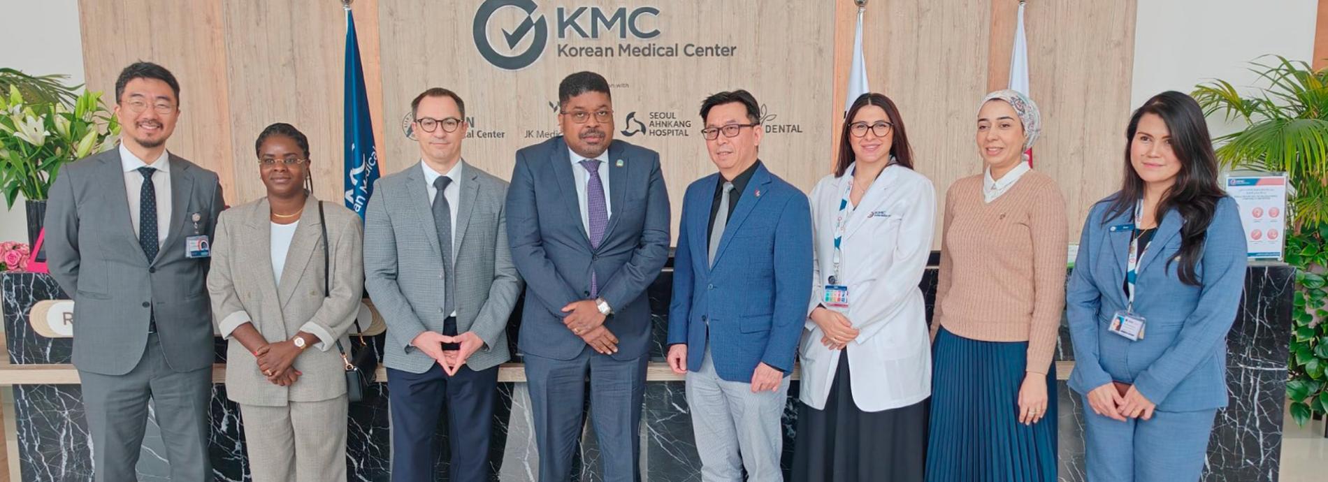 EMBAIXADOR DE ANGOLA NO QUATAR, VISITA CENTRO MÉDICO SUL COREANO EM DOHA, QATAR