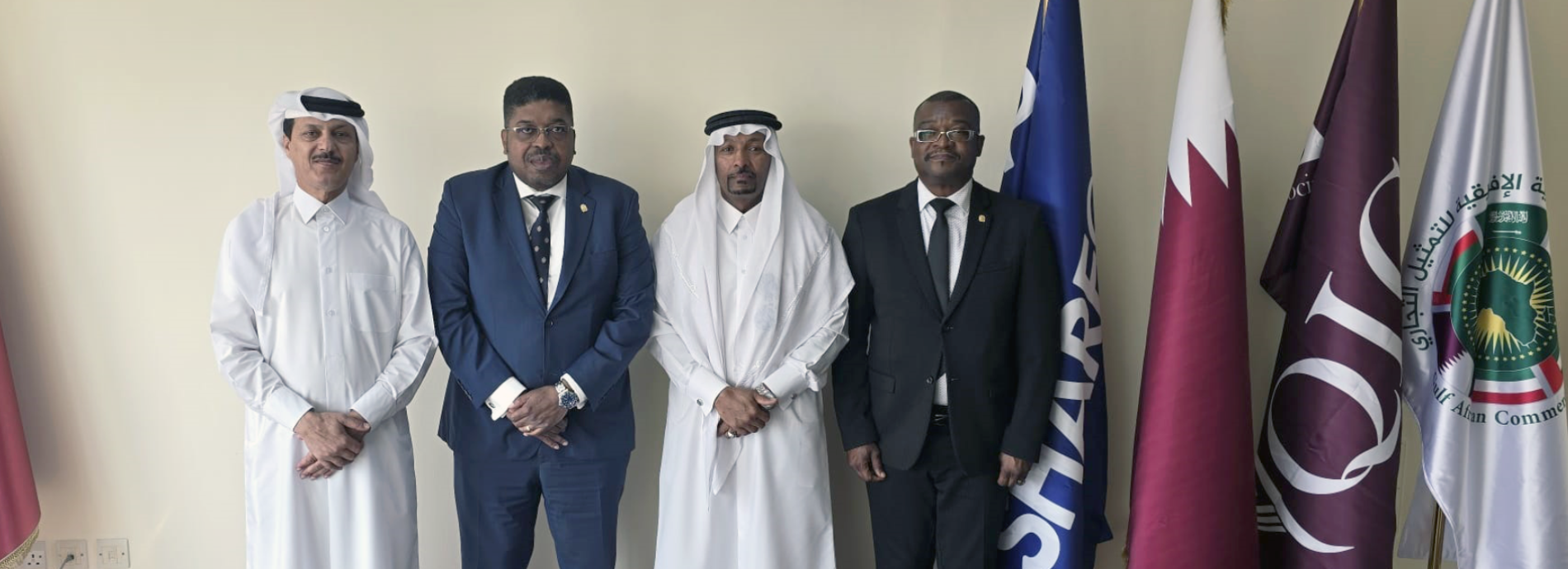Embaixador António Coelho Ramos da Cruz recebe o Senhor YASSIN A.M.AL-JABARTI, Director/Sócio da empresa Gulf African Commercial Representation